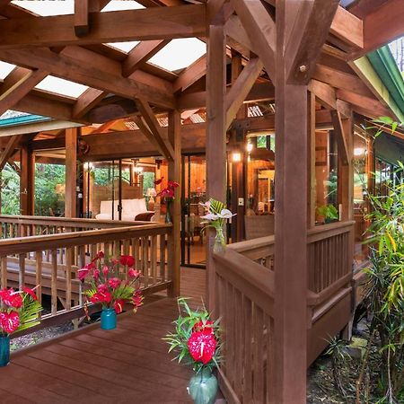 Volcano Village Lodge Exterior photo